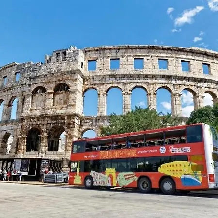 Two Eva Apartment Pula